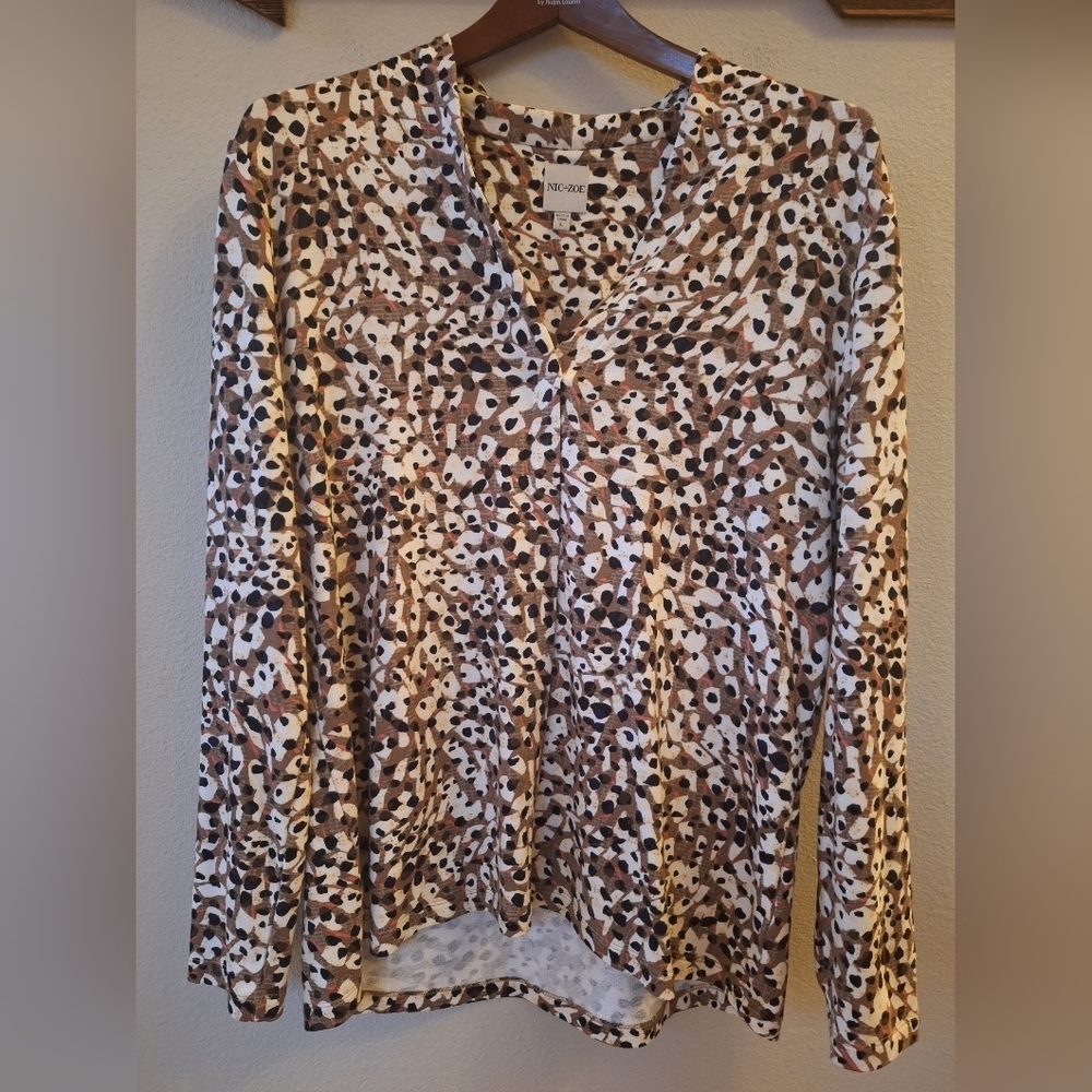 NIC+ZOE Leopard Vneck Front Pleat Stretch Top Womens Size L